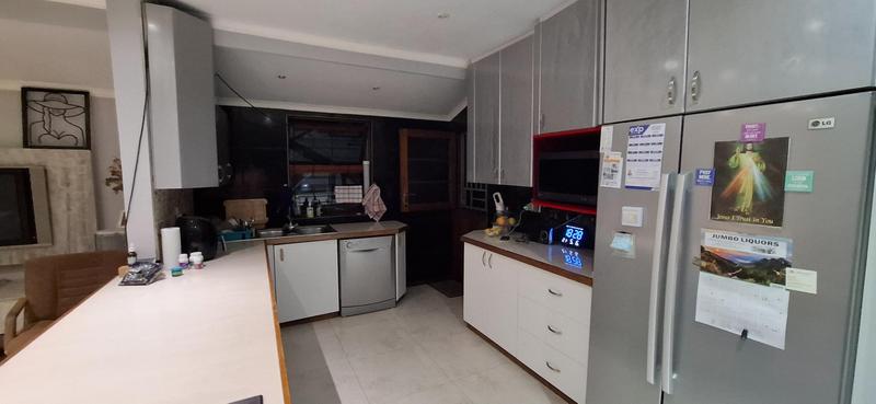 4 Bedroom Property for Sale in Bothasig Western Cape